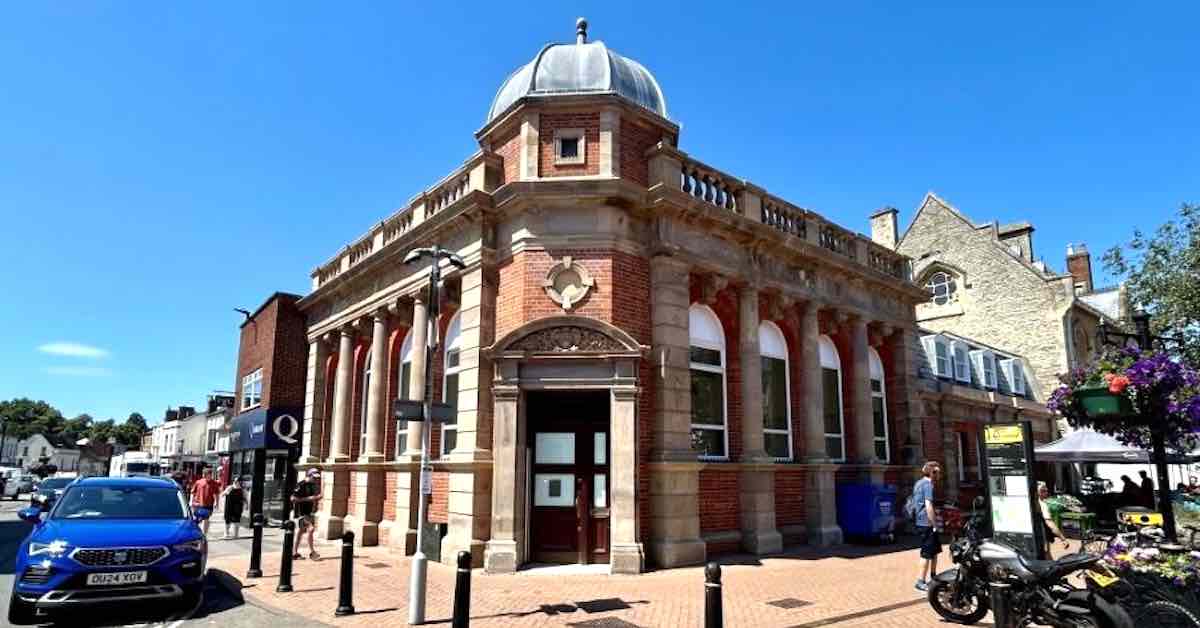 Former bank to become Noughts & Nibbles