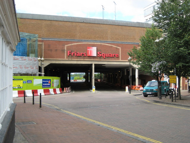 Council starts talks about buying shopping centre