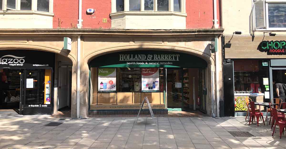 Savills secures two town centre retail lettings