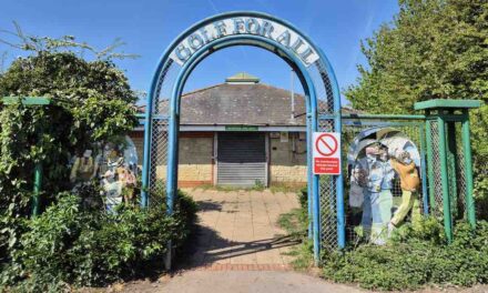 Golf centre on course for 700-home redevelopment