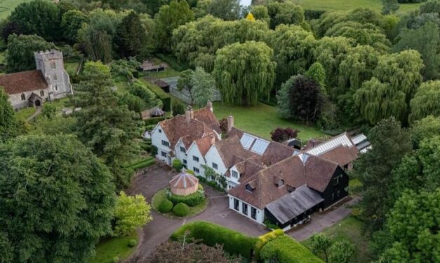 Gallery: Sir Michael Caine’s former South Oxfordshire home on sale with Savills