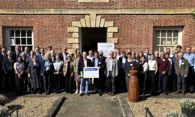 Report argues for extending East West Rail