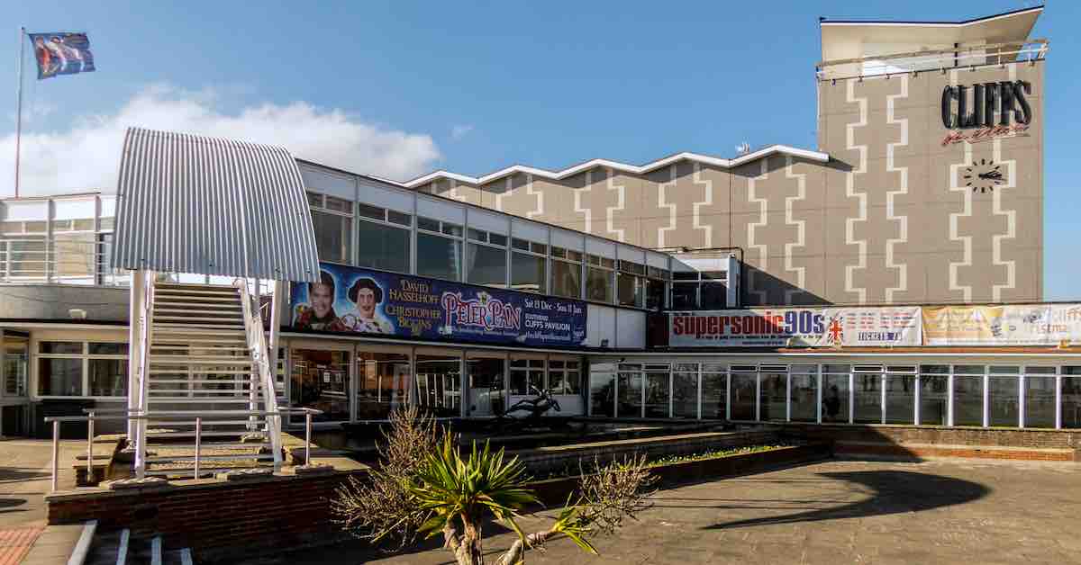 Council re-tenders for theatre upgrade over costs concern