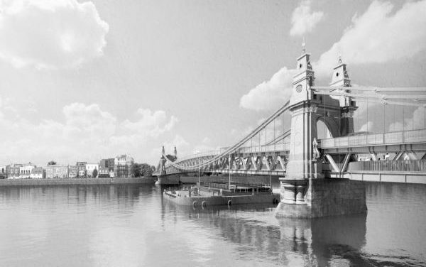 Hammersmith Bridge engineers seek permission for truss solution