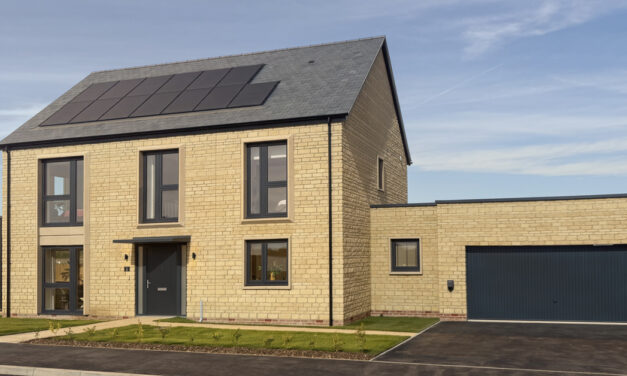 Blenheim displays new Oxfordshire scheme with show home