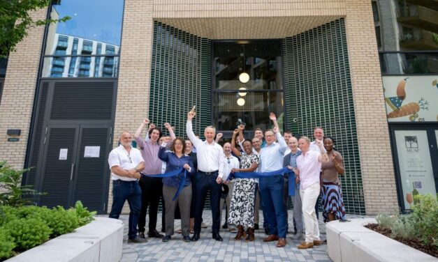 Hill and L&Q celebrate Kew Bridge Rise completion