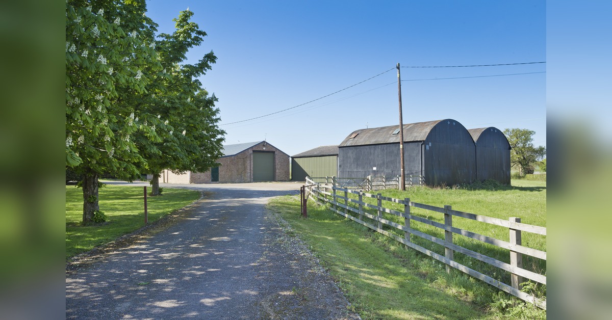 Savills launch Cambridgeshire Lodge Farm to market