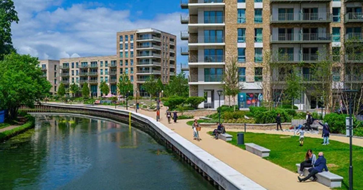 Berkeley and SNG welcome the Deputy Mayor to Grand Union