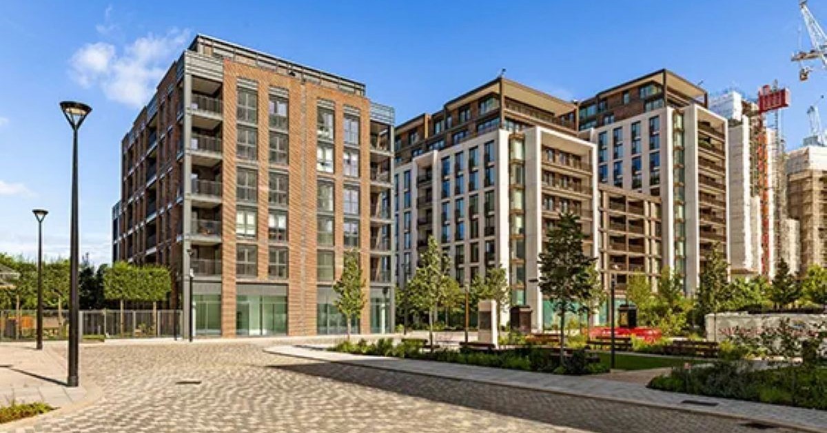 Minister opens veterans homes in Fulham