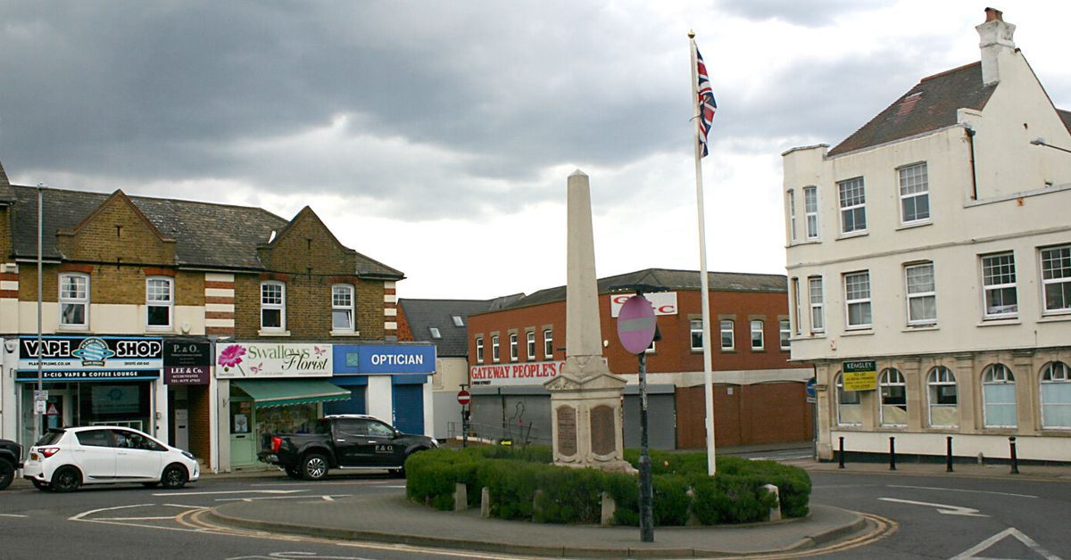 Six council homes at Stanford-Le-Hope on the way