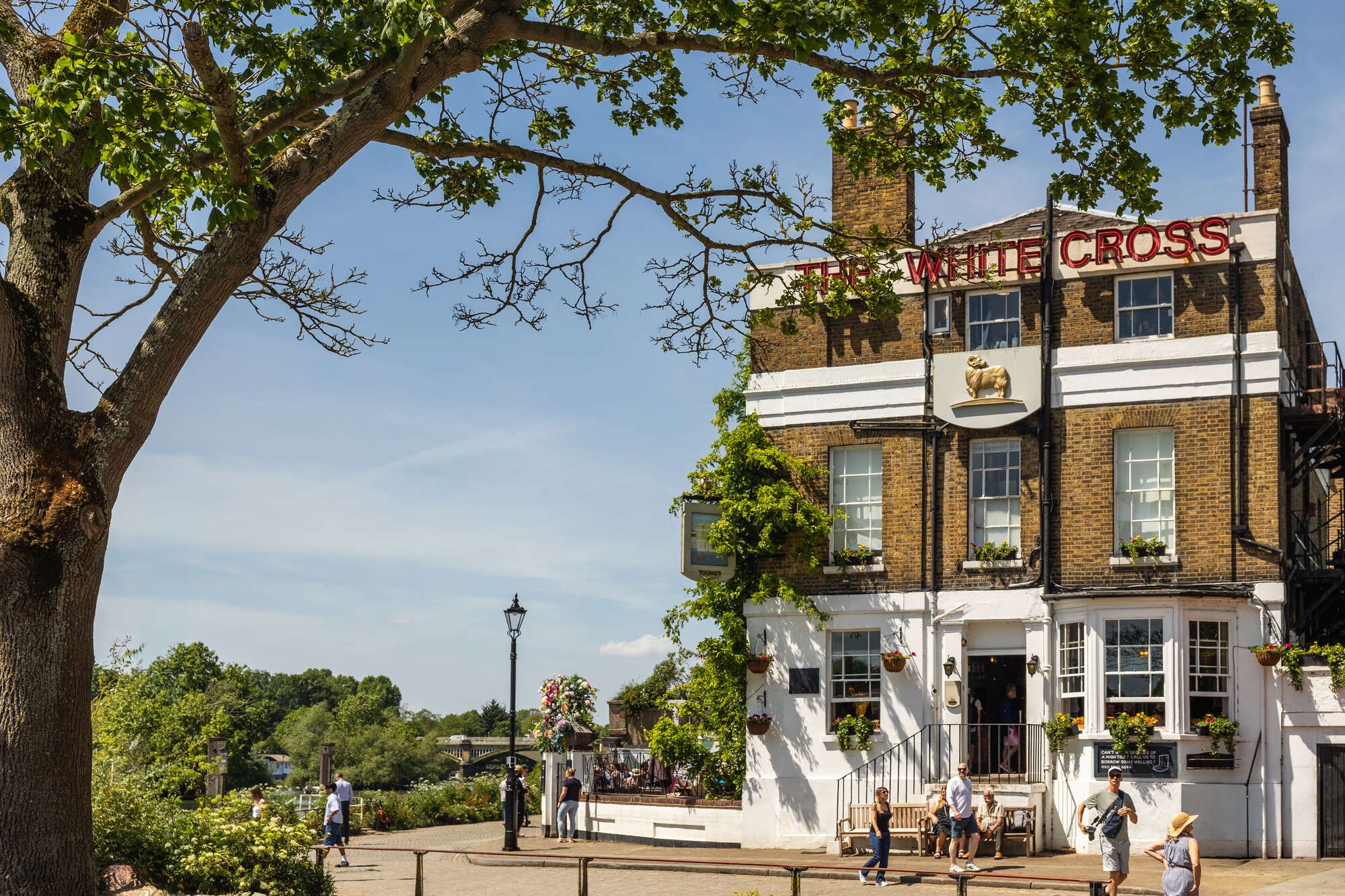 The White Cross Pub